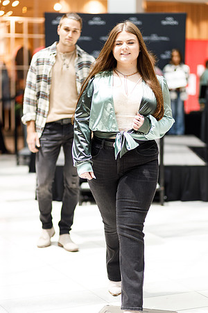 Back to school fashion show 2022-4916