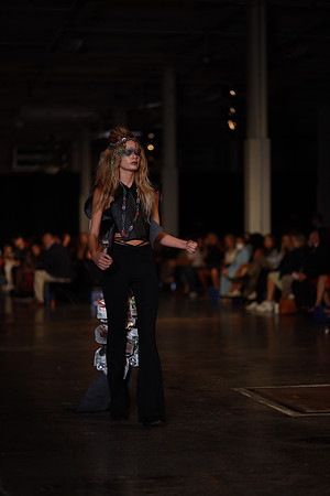 Charlotte Seen Fashion Week 2021-8164