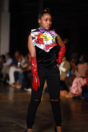 Charlotte Seen Fashion Week 2021-8204
