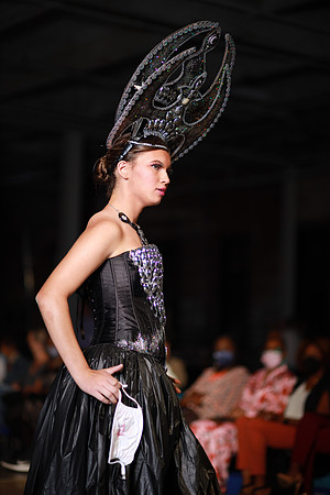 Charlotte Seen Fashion Week 2021-8128