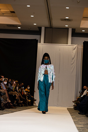 Charlotte Seen Fashion show November 2020-3018