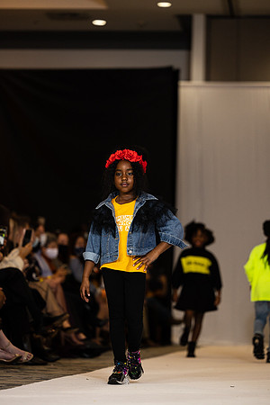 Charlotte Seen Fashion show November 2020-3322