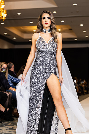 Charlotte Seen Fashion show November 2020-2907