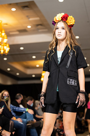 Charlotte Seen Fashion show November 2020-3370