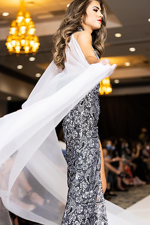 Charlotte Seen Fashion show November 2020-2911