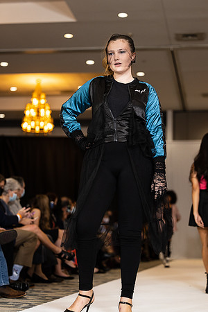 Charlotte Seen Fashion show November 2020-3383