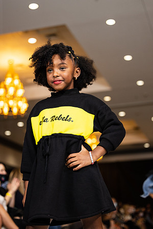 Charlotte Seen Fashion show November 2020-3332