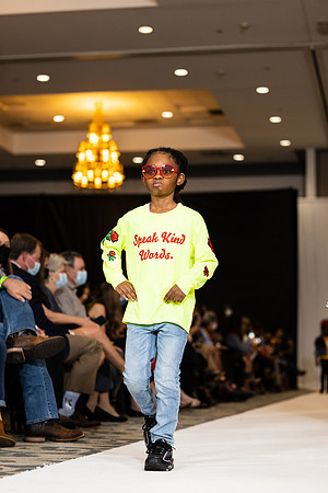 Charlotte Seen Fashion show November 2020-3319