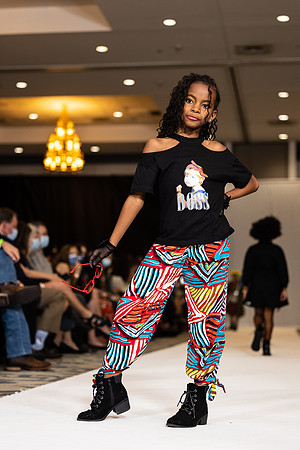 Charlotte Seen Fashion show November 2020-3339