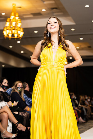 Charlotte Seen Fashion show November 2020-3224