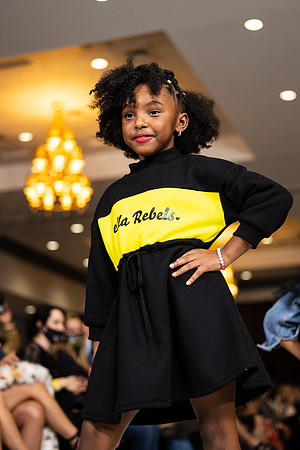 Charlotte Seen Fashion show November 2020-3330