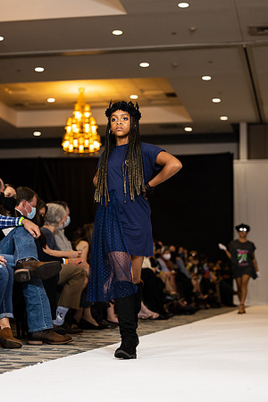 Charlotte Seen Fashion show November 2020-3353