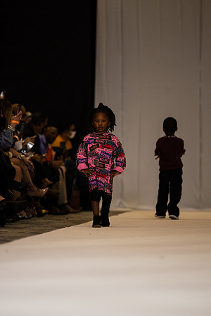 Charlotte Seen Fashion show November 2020-3305