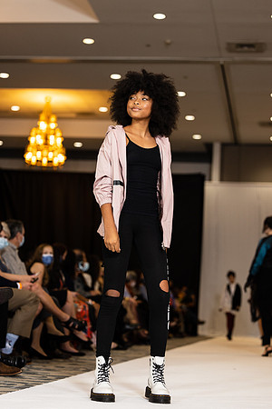 Charlotte Seen Fashion show November 2020-3390