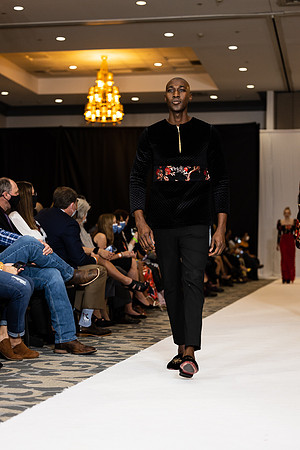 Charlotte Seen Fashion show November 2020-2862