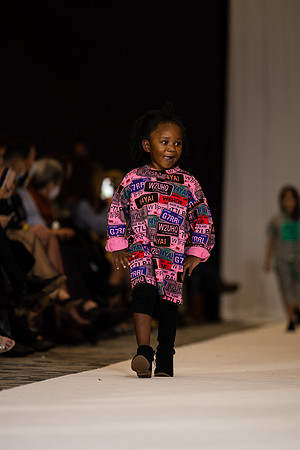 Charlotte Seen Fashion show November 2020-3308