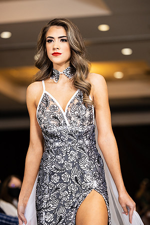 Charlotte Seen Fashion show November 2020-2910