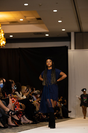 Charlotte Seen Fashion show November 2020-3351