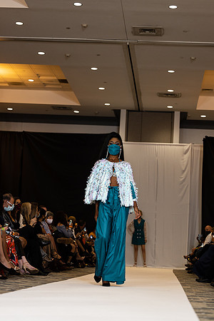 Charlotte Seen Fashion show November 2020-3019