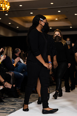 Charlotte Seen Fashion show November 2020-2750
