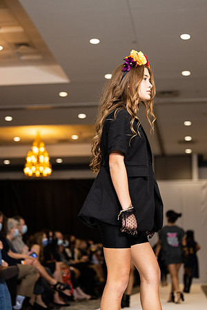 Charlotte Seen Fashion show November 2020-3372