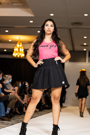 Charlotte Seen Fashion show November 2020-3377