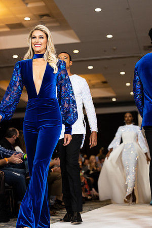 Charlotte Seen Fashion show November 2020-3012
