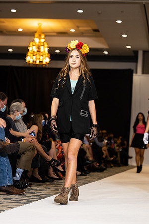 Charlotte Seen Fashion show November 2020-3364
