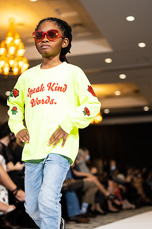 Charlotte Seen Fashion show November 2020-3321