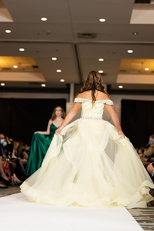 Charlotte Seen Fashion show November 2020-3245