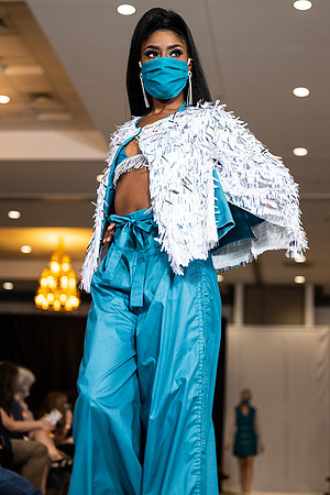 Charlotte Seen Fashion show November 2020-3023