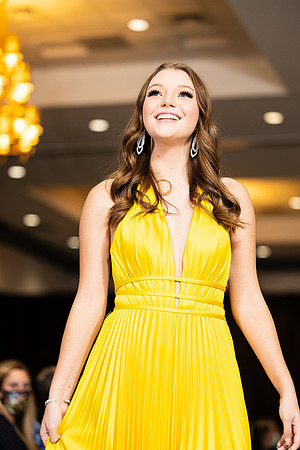 Charlotte Seen Fashion show November 2020-3225