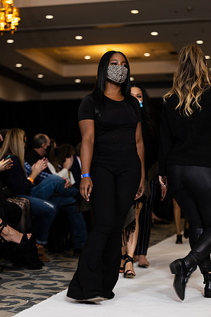 Charlotte Seen Fashion show November 2020-2753