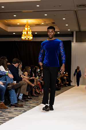Charlotte Seen Fashion show November 2020-2950