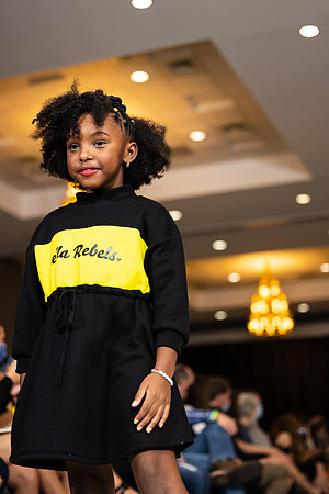 Charlotte Seen Fashion show November 2020-3333