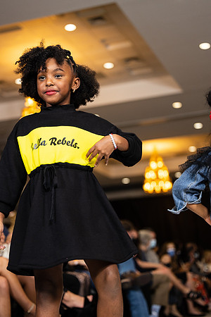 Charlotte Seen Fashion show November 2020-3329