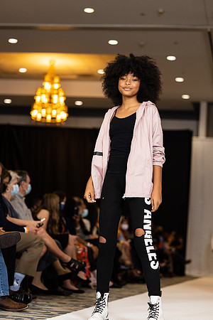 Charlotte Seen Fashion show November 2020-3387