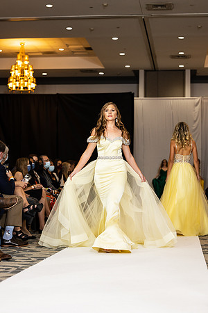 Charlotte Seen Fashion show November 2020-3237