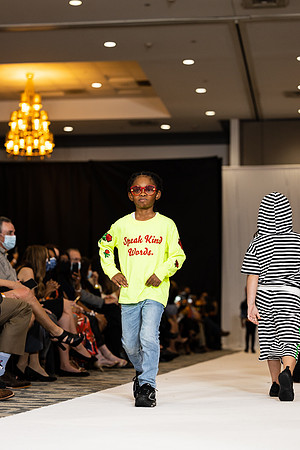 Charlotte Seen Fashion show November 2020-3318