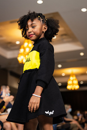Charlotte Seen Fashion show November 2020-3334