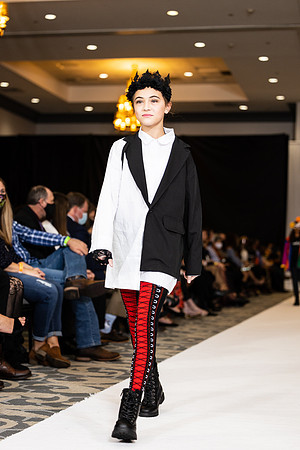 Charlotte Seen Fashion show November 2020-3394