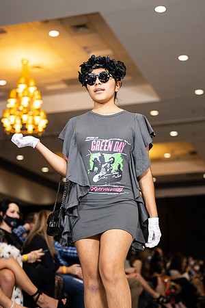 Charlotte Seen Fashion show November 2020-3360