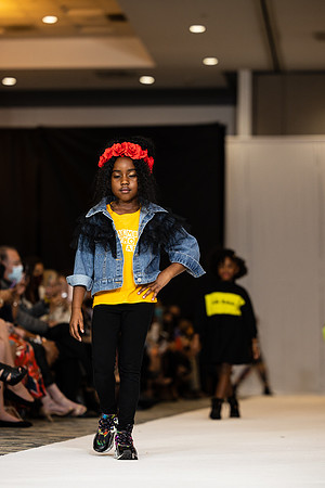 Charlotte Seen Fashion show November 2020-3323
