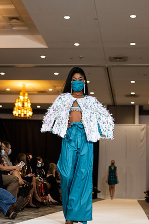 Charlotte Seen Fashion show November 2020-3021
