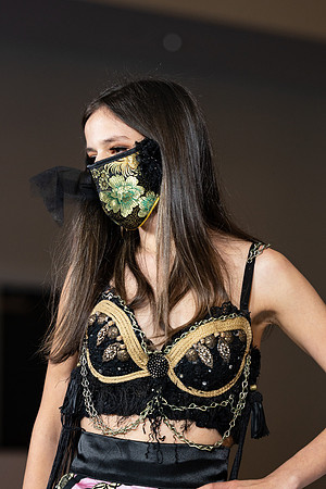 Charlotte Seen Fashion show November 2020-1921