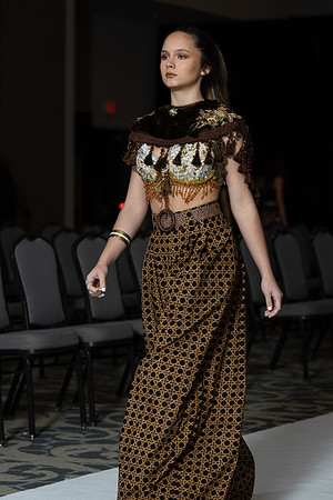 Charlotte Seen Fashion show November 2020-1959