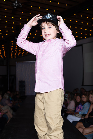 POSE FOR PAWS-0622