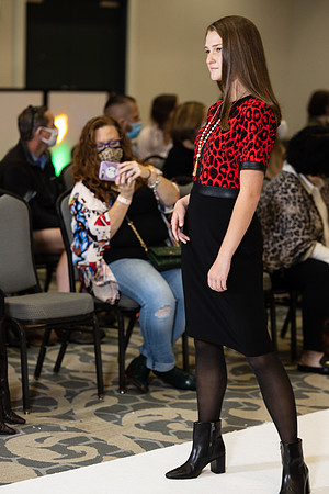 Charlotte Seen Fashion show November 2020-0612