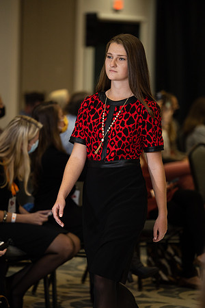 Charlotte Seen Fashion show November 2020-0606