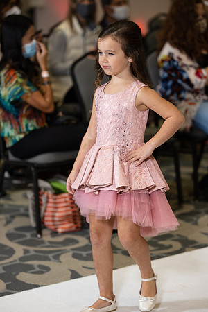 Charlotte Seen Fashion show November 2020-0453